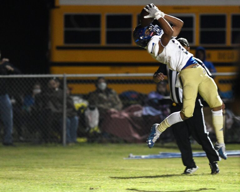 How to Watch La Cueva vs West Mesa: Stream High School Football Live, TV Channel